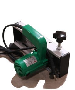 máy làm sạch bề mặt cửa nhựa1